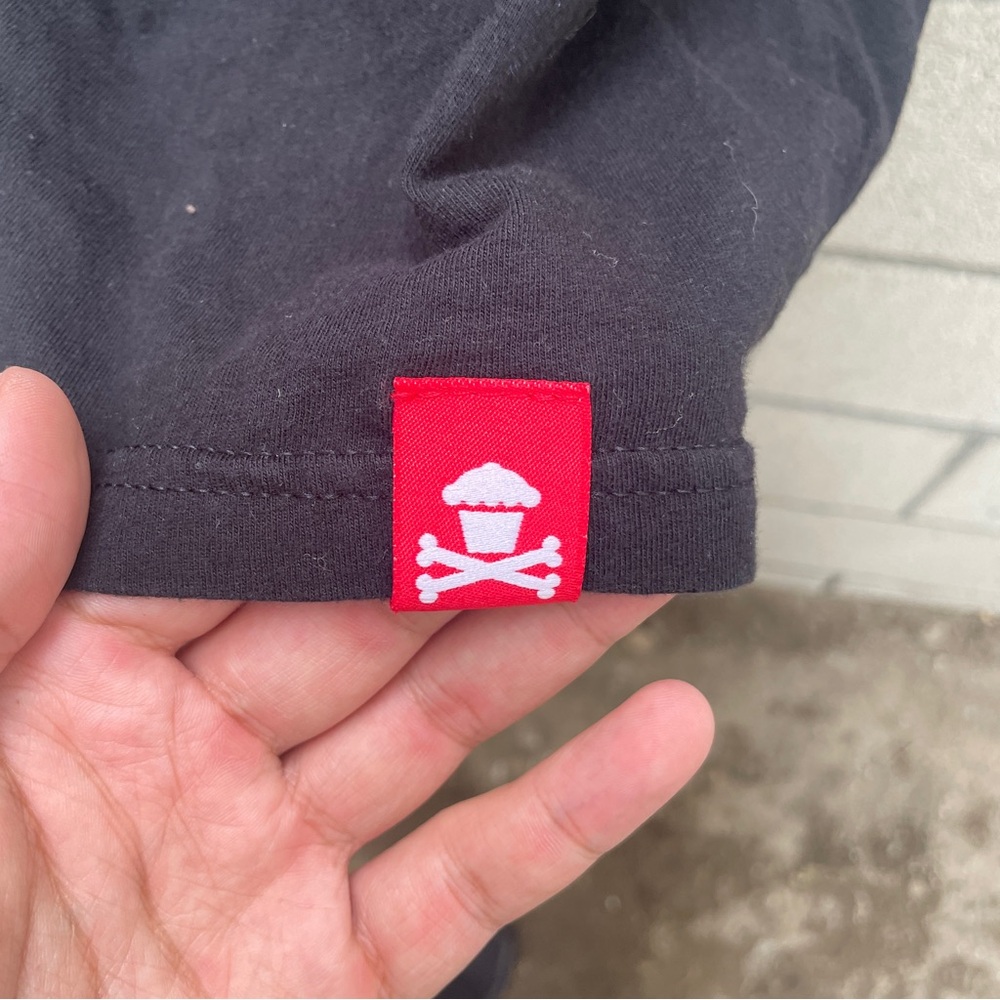 Johnny Cupcakes Black Mario Theme Graphic T-Shirt Men’s Size Medium - Picture 2 of 6